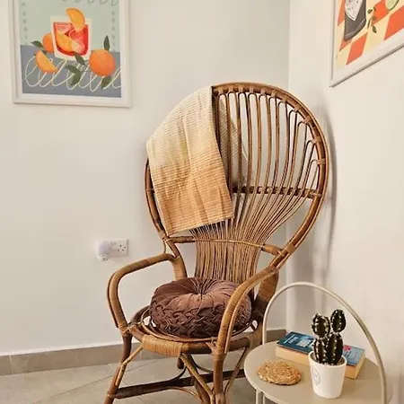 Local Living In Historic House With Private Garden Apartment Msida