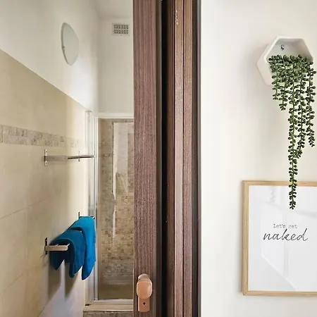 Local Living In Historic House With Private Garden 姆西达