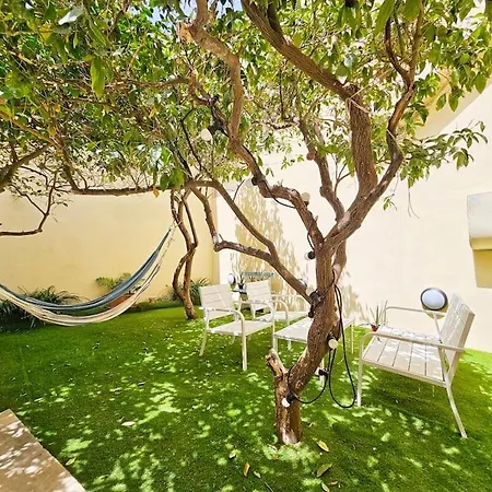 公寓 Local Living In Historic House With Private Garden